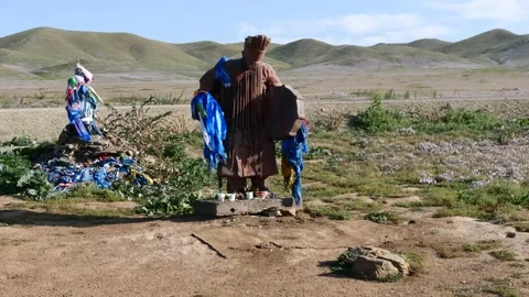 Figure of a Shaman in the Mongolian steppe. Video stock 130435083