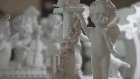 Figurines of angels Vídeo Stock 106572772