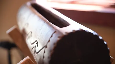 Fijian drum (slide in, left) Vidéo 50226557