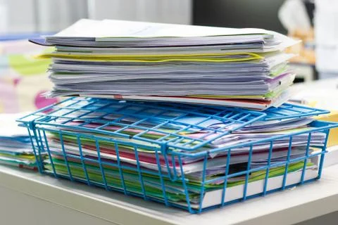 File folder and Stack of business report paper file on the table 스톡 사진
