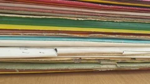 Files on the table 스톡 동영상 281938008