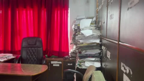 Files on the table 스톡 동영상 282170514