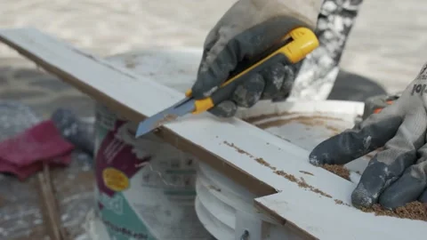 Filing a wooden plank 库存影片 149666637