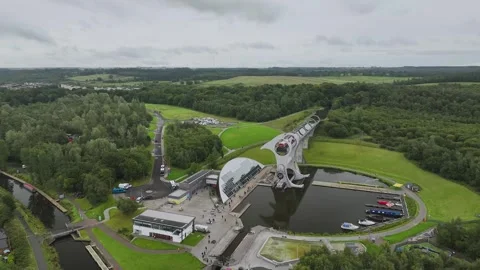 Filkirk Wheel from a drone, Forth and Clyde Canal, Falkirk, Scotland, UK Vidéo 317117892