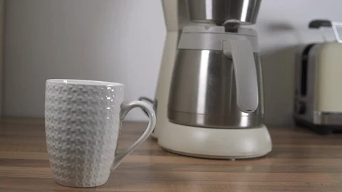 Fill coffee in a cup Stock Footage 123731409