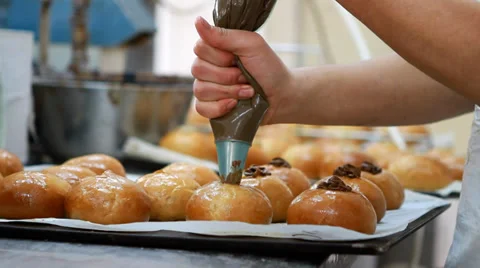 Fill donuts Stock Footage 33471426