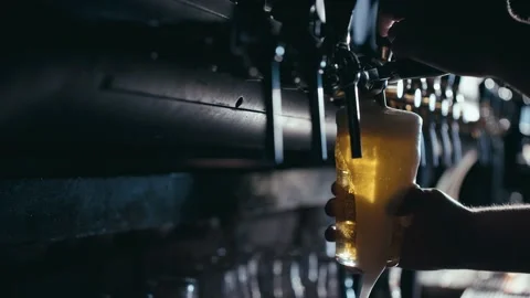 Fill it up! Vídeos de archivo 156784851