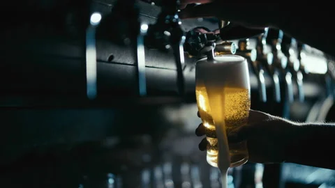 Fill it up! Vídeos de archivo 156937460