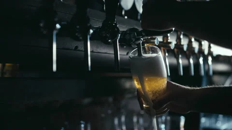 Fill it up! Vídeos de archivo 156937834