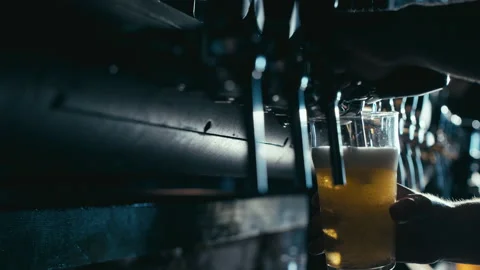 Fill it up! Vídeos de archivo 156937884