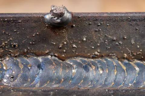 The fillet weld is placed using the MAG method. Errors in steel connections u Stockfoto's