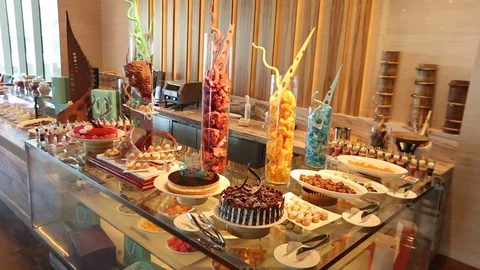 Filling a chocolate cake Stock Footage 126954896