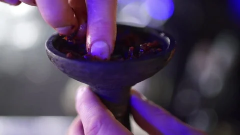 Filling of a hookah bowl Stock Footage 81919863