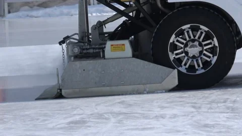 Filling ice machine working 库存影片 96229494