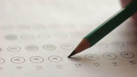 Filling out Answers on a Multiple Choice Test 動画素材 102947218