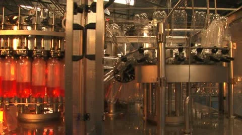 Filling up soda bottles Video stock 10772014