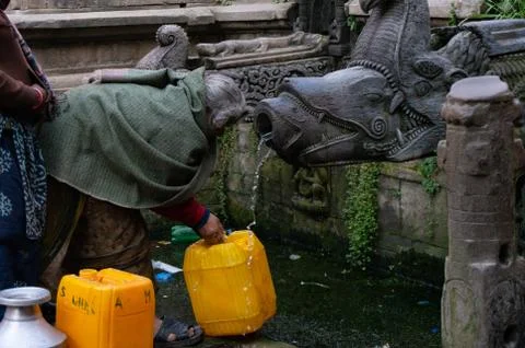 Filling Water Stockfoto's
