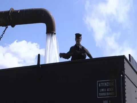 Filling the water tank Stock Footage 112887454