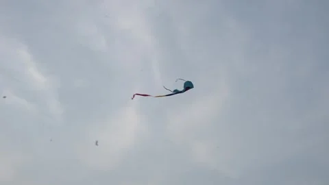 Filming kites against the sky 스톡 동영상 337872806