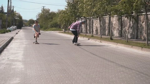 Filming Skateboard Tricks 動画素材 91802218