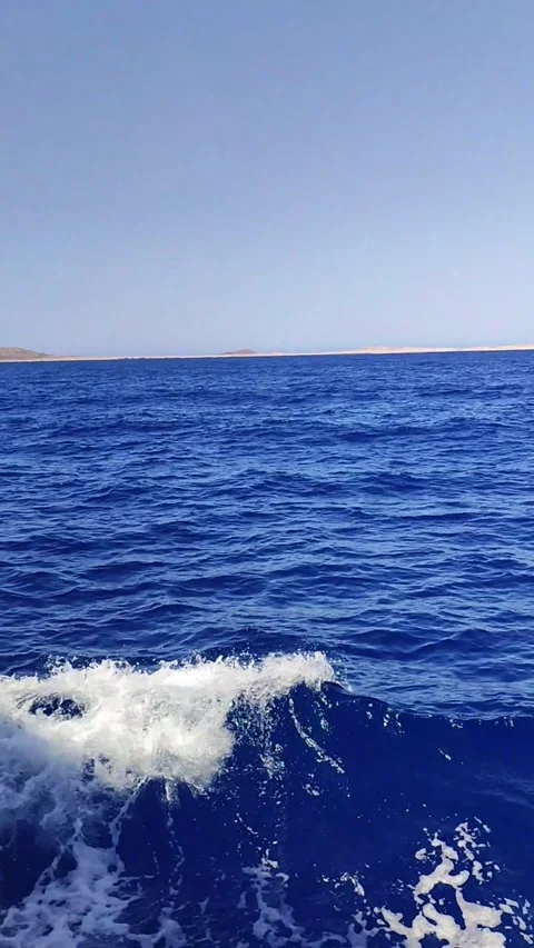 Filming from a yacht Vídeos de archivo 330469481