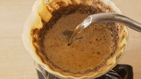 Filter coffee making at home Stockbeeldmateriaal 120995181