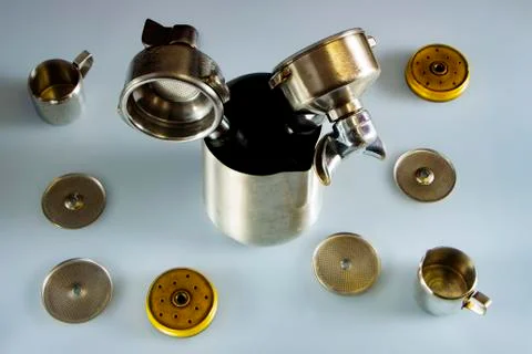 Filter holder of professional coffee machine with tamped coffee Foto stock