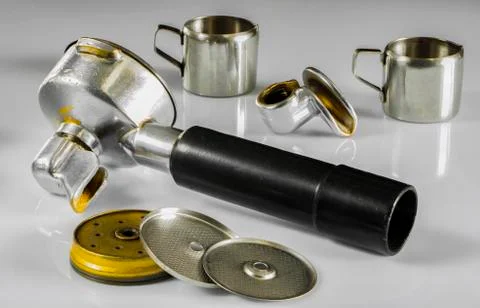 Filter holder of professional coffee machine with tamped coffee Foto stock
