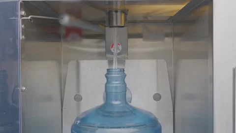 Filtered water refilling station with 3 gallon jug Video stock 311833477