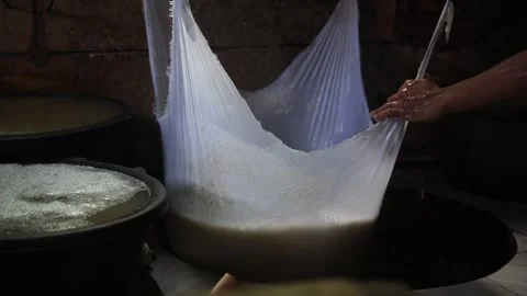 Filtering soybean juice Video stock 267716195