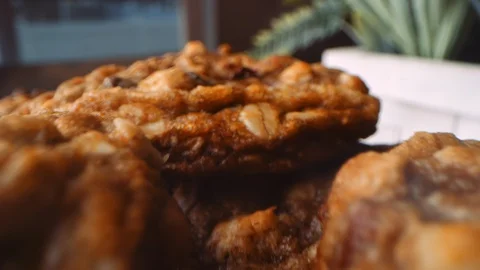 Final presentation of tray of chocolate chip oatmeal cookies with macro dolly Video stock 129290290