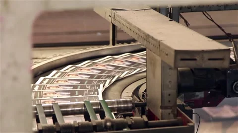 Final stage of newspaper being printed on a printing press 스톡 동영상 57324468