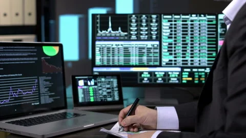 Finance analyst  Stock-Footage 210573033