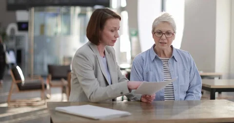 Financial advisor meeting with client Stock Footage 86530448