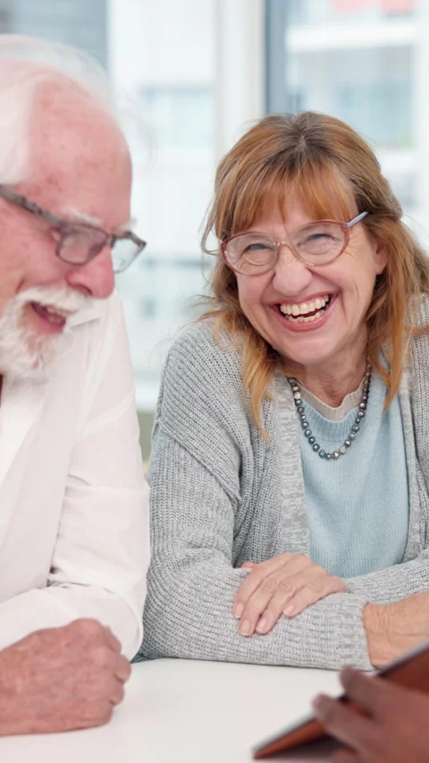 Financial advisor, old couple and documents for home, signature and asset 库存影片 332969687
