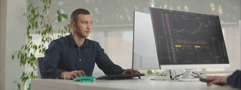 Financial Analysis 스톡 동영상 150588786