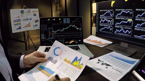 Financial Analyst Video stock 210573628