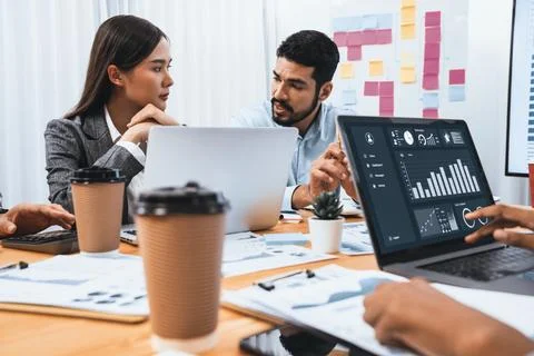 Financial dashboard data display on laptop screen. Concord Foto stock