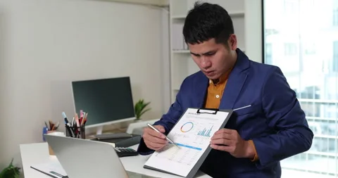 Financial data analysis and business performance evaluation help professionals Stock Footage 347357352