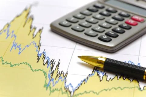 Finanzen und Kalkulation mit Chart und Tabelle financial chart of stock ma... 스톡 사진