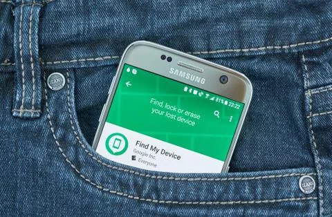 Find My Device mobile application on screen of Samsung 库存照片