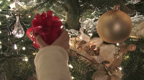 Finding a gift rack focus Stock Footage 11829073