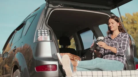 Finding strategy, Explore area, Find solution, Woman tourist Stock Footage 139720127