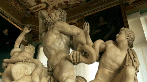 Fine Arts Renaissance Gallery Marble Sculpture Laocoon Group Florence Italy Vídeos de archivo 105357155