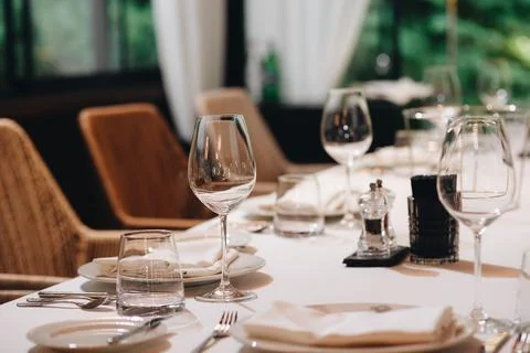 Fine restaurant dinner table place setting Stock Photos