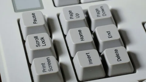 Finger presses END button on keyboard 動画素材 121077024