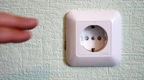 The fingers in an electrical outlet 3 Vídeos de archivo 47326156