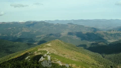 Fingers open view of the mountains. Concept of surprise, the magic of nature, to Video stock 201878067