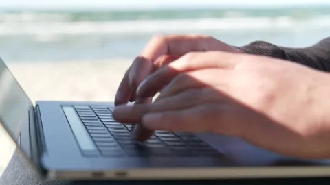 Fingers Typing At Beach. Video stock 134166331