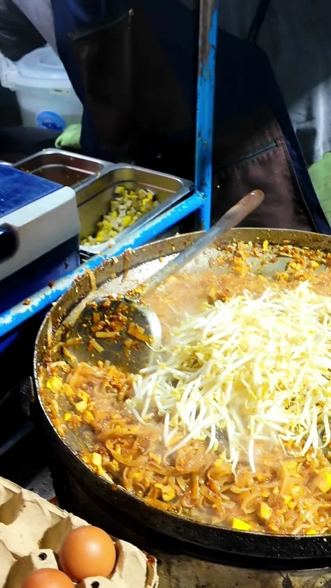 Finished Pad Thai Noodles Texture in Wok Stock Footage 324804170